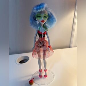 Monster High Doll Ghoulia Yelps doll